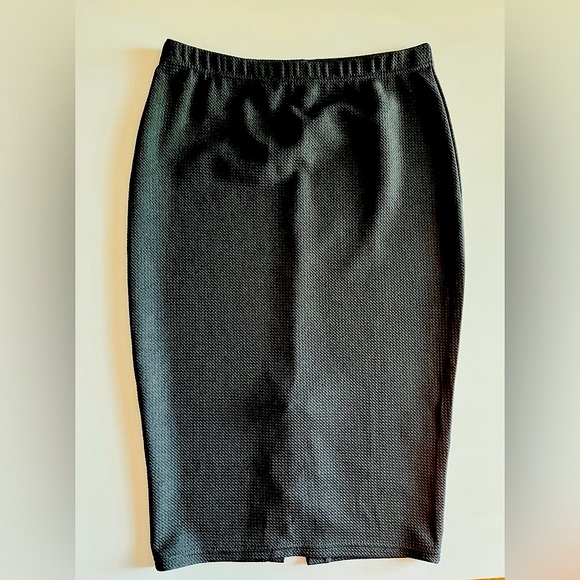 NWOT crop top and midi skirt set - Picture 7 of 11